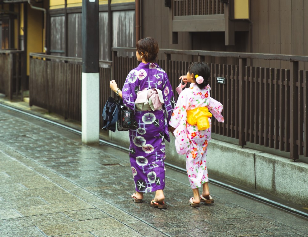 japanese-mother-walking-with-child